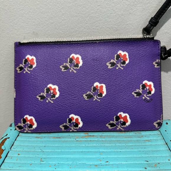 Coach Bramble Rose Wristlet Purple - Picture 2 of 11